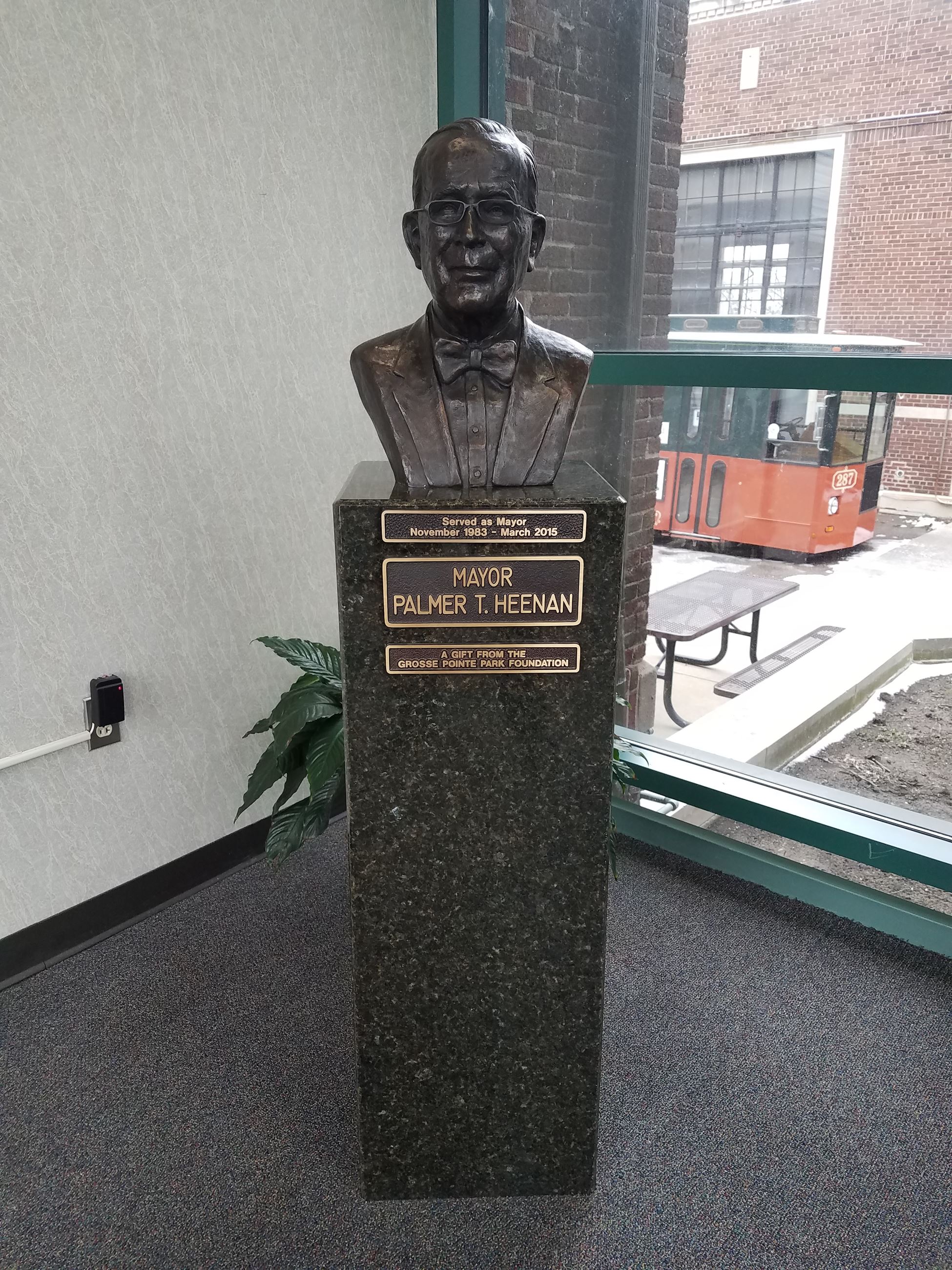 Palmer Heenan Statue